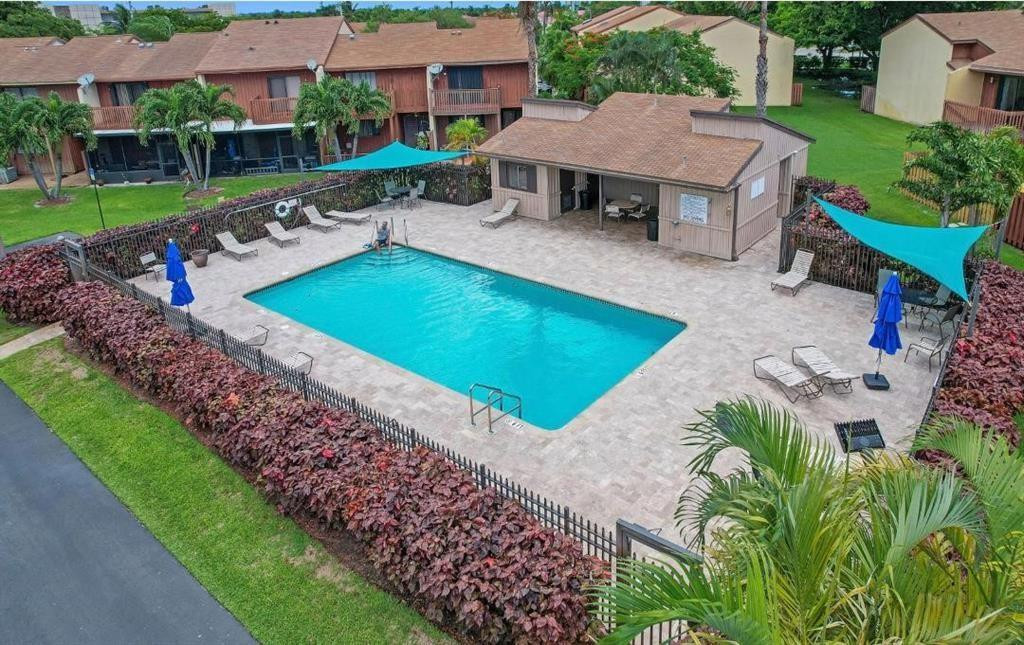 SANDPIPER WOODS TOWNHOMES - Residential