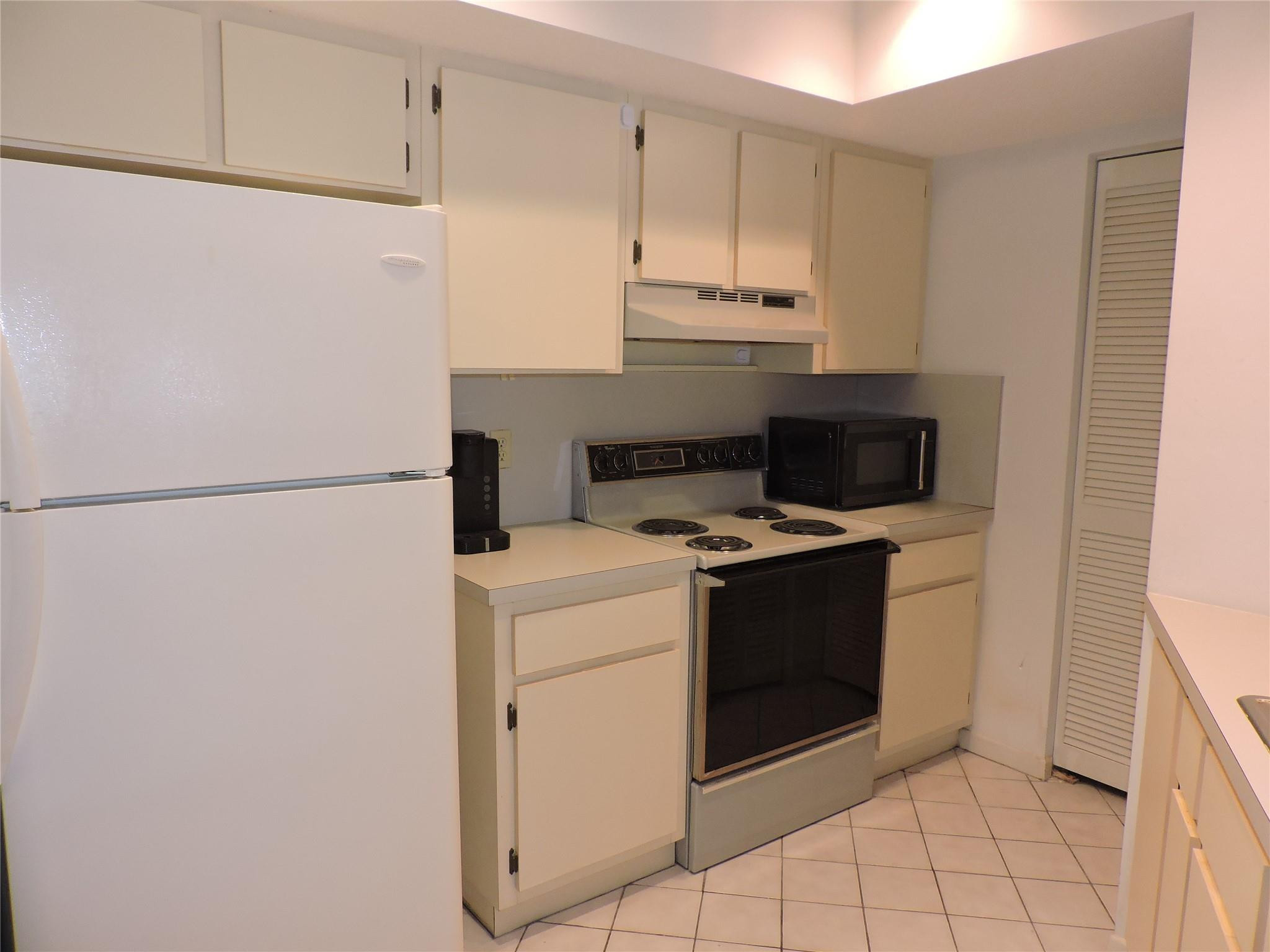 SANDPIPER WOODS TOWNHOMES - Residential