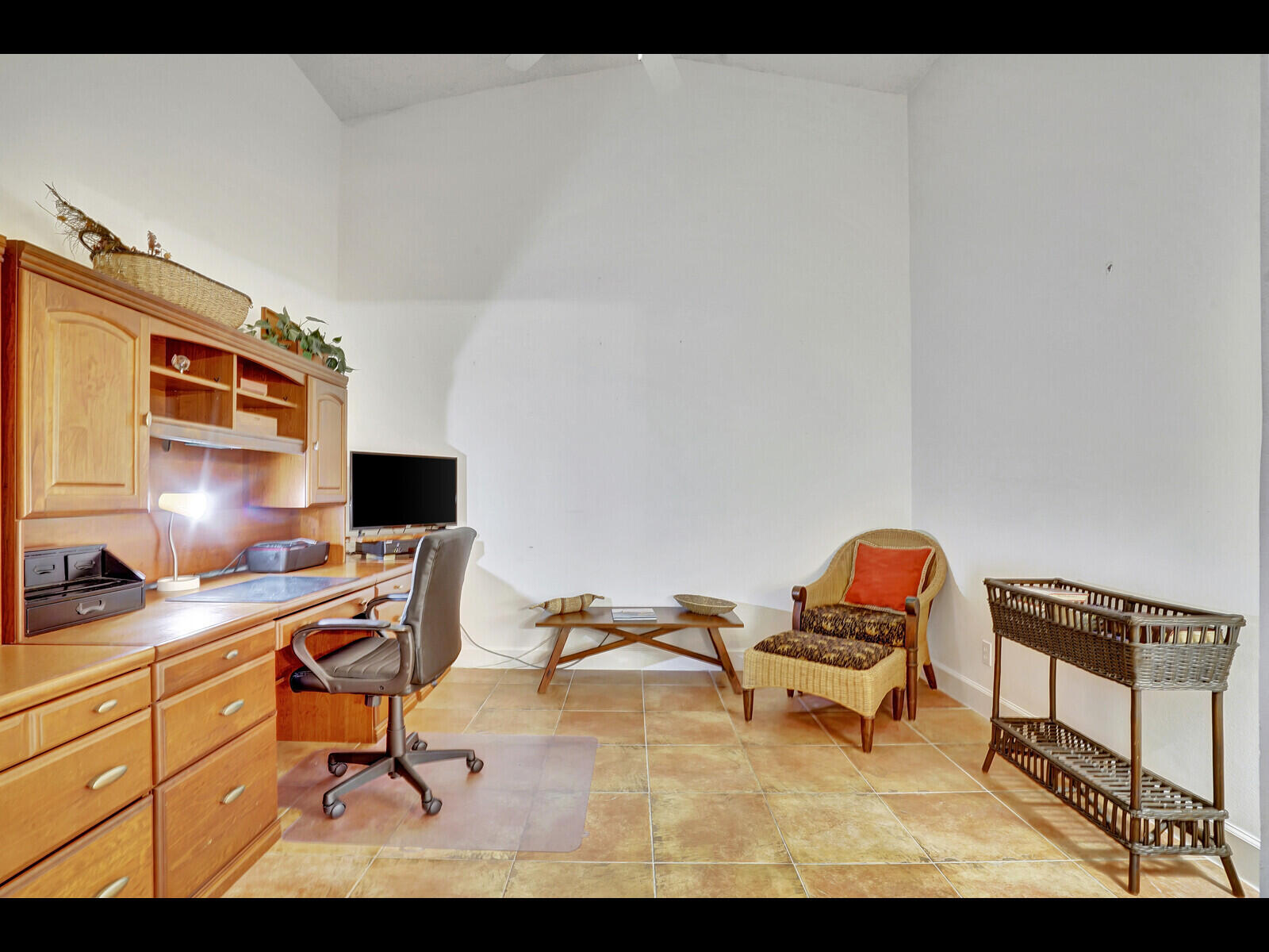 TUSCANY BAY - Residential Lease