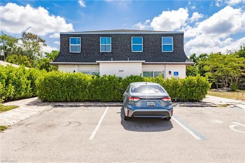 1175 Veronica S Shoemaker Blvd, Fort Myers, FL MLS: F10461580