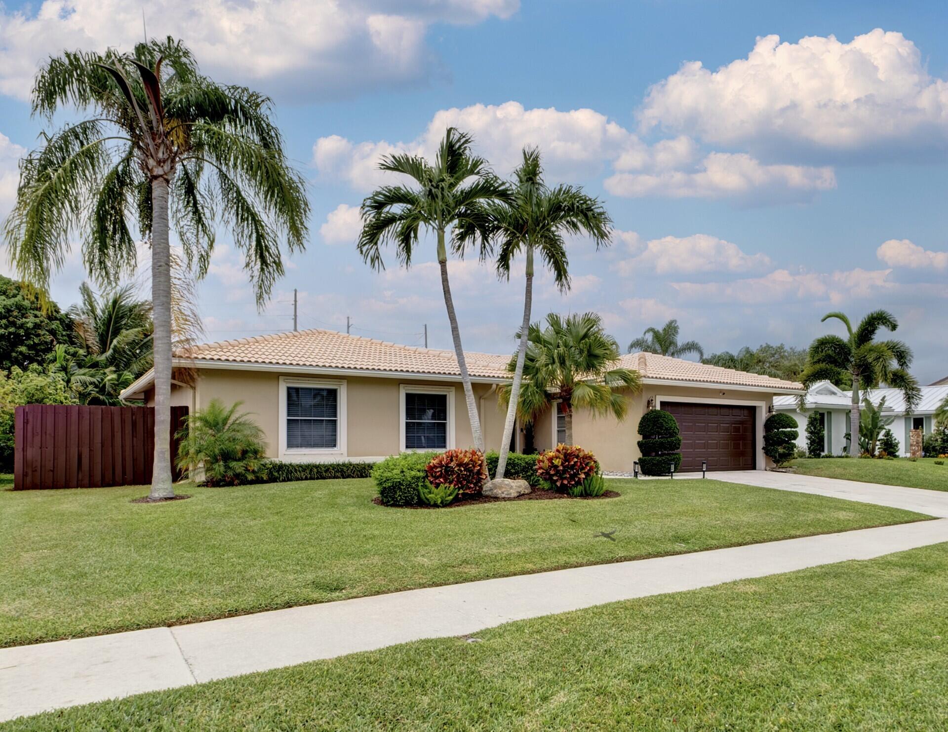 4886 Acorn Drive