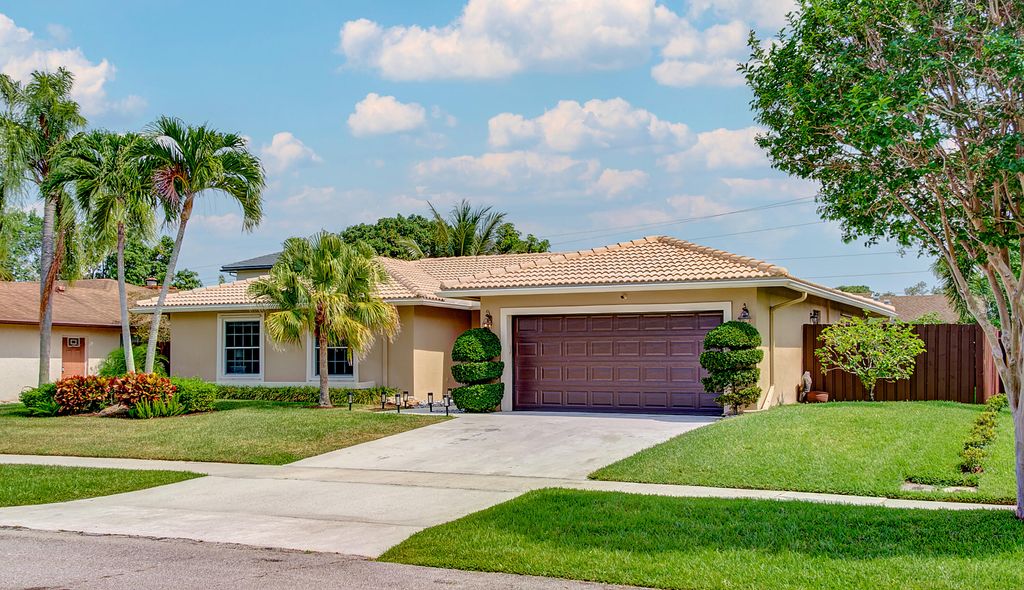 Photo of 4886 Acorn Drive, Boca Raton, FL 33487 (MLS # B26024080)