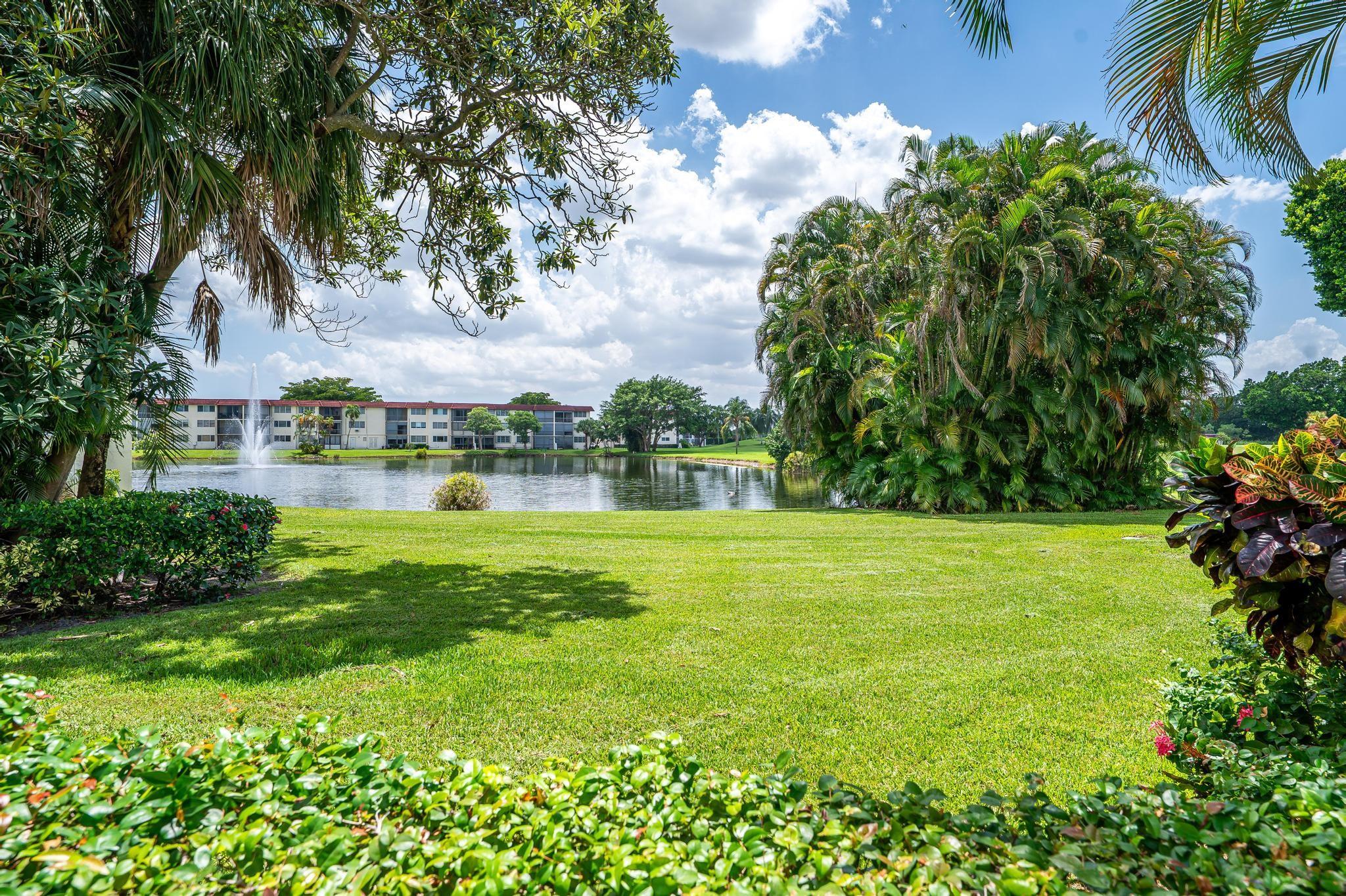 Hollybrook Golf & Tennis - Residential