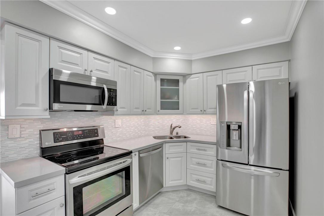 Coral Ridge Towers East - Residential