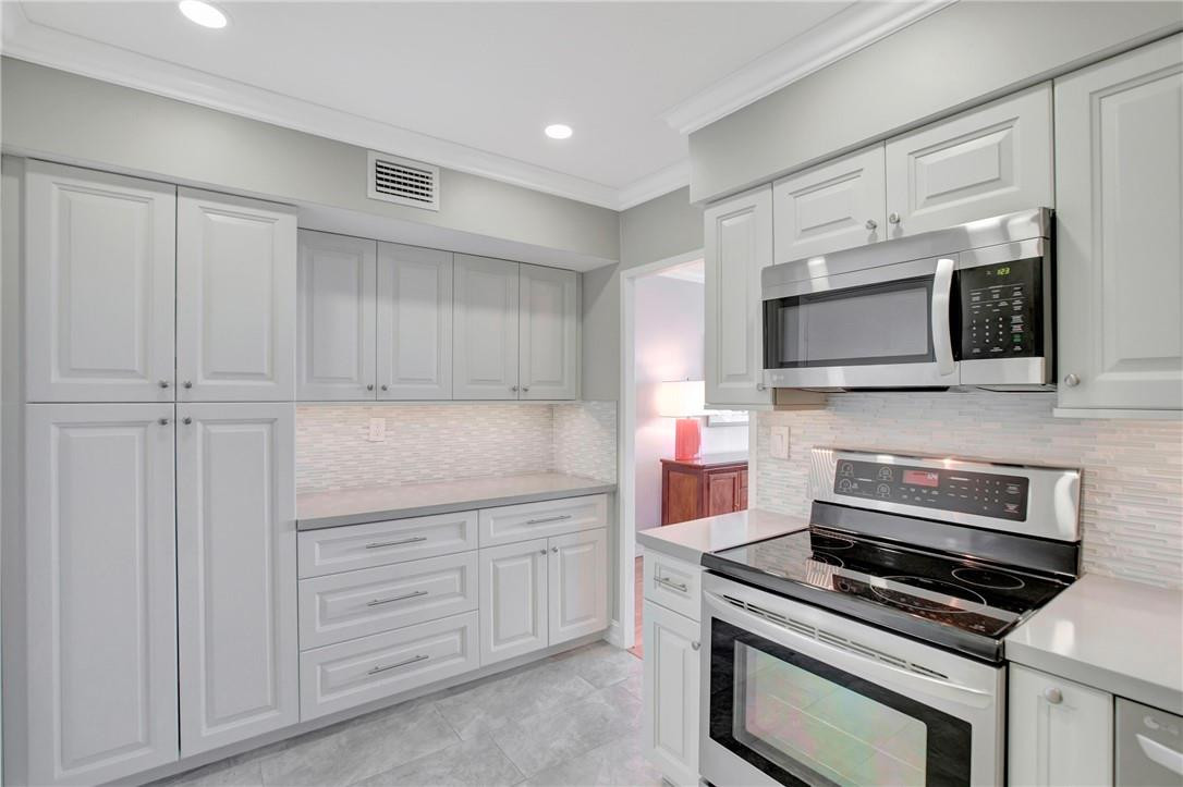 Coral Ridge Towers East - Residential