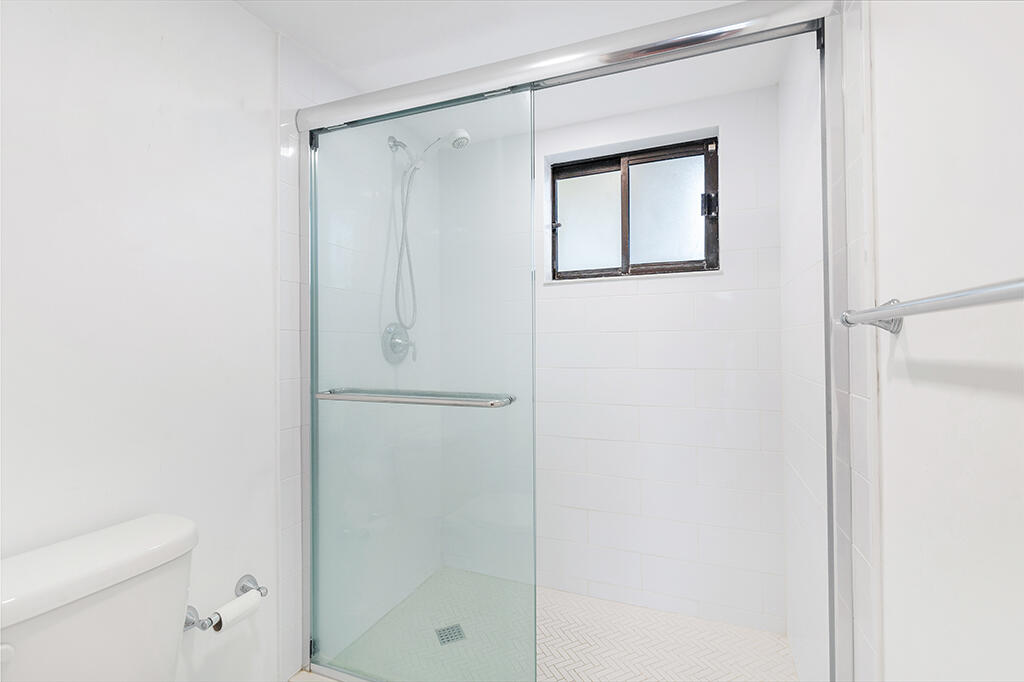 OCEAN TRAIL CONDO IV - Residential