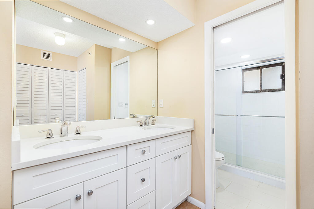OCEAN TRAIL CONDO IV - Residential