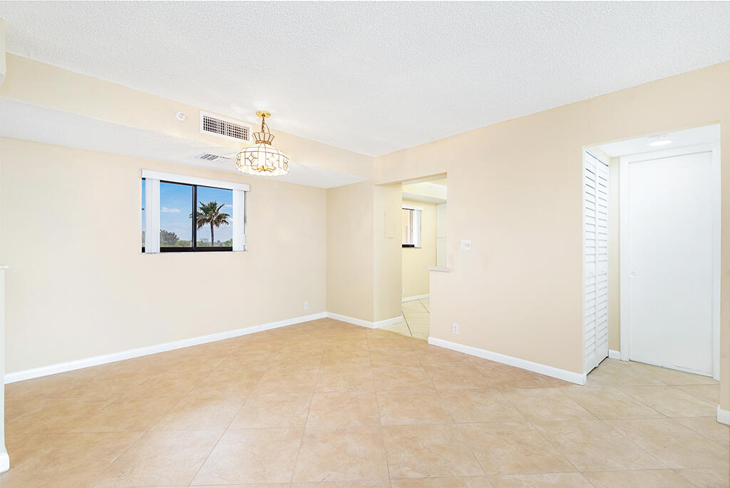 OCEAN TRAIL CONDO IV - Residential