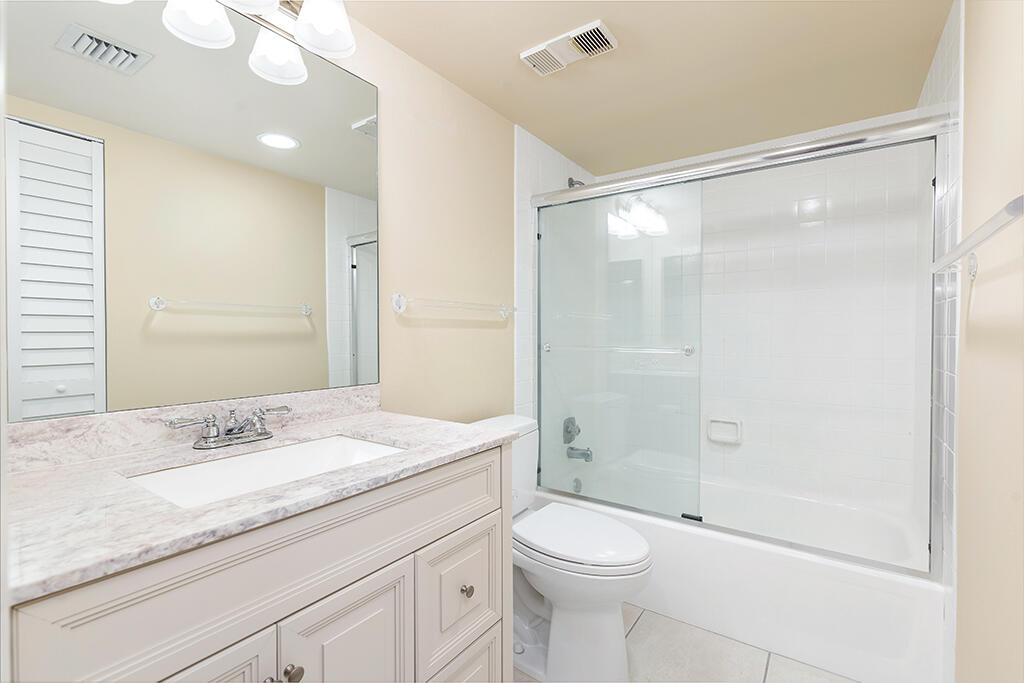 OCEAN TRAIL CONDO IV - Residential