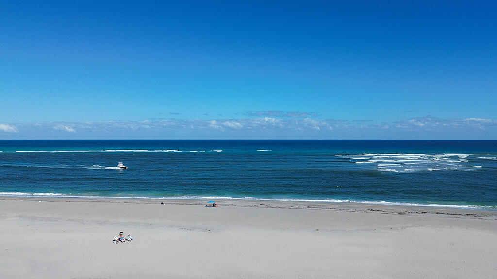 OCEAN TRAIL CONDO IV - Residential