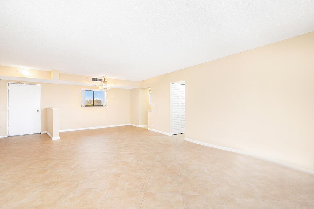 OCEAN TRAIL CONDO IV - Residential