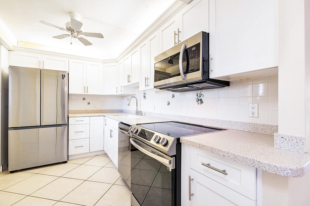 OCEAN TRAIL CONDO IV - Residential