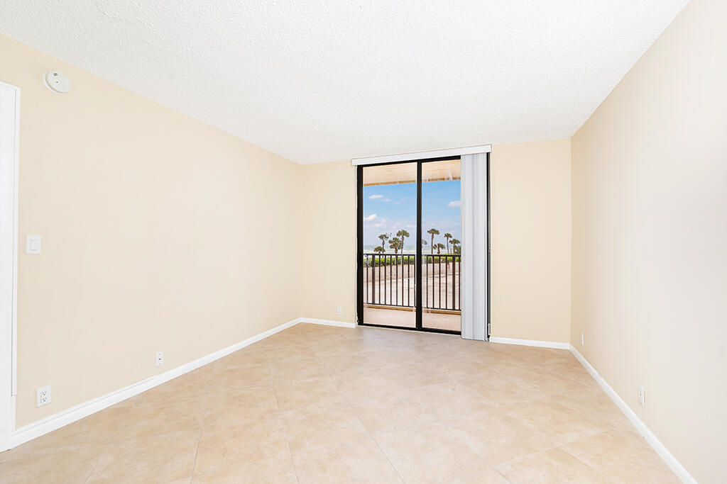 OCEAN TRAIL CONDO IV - Residential