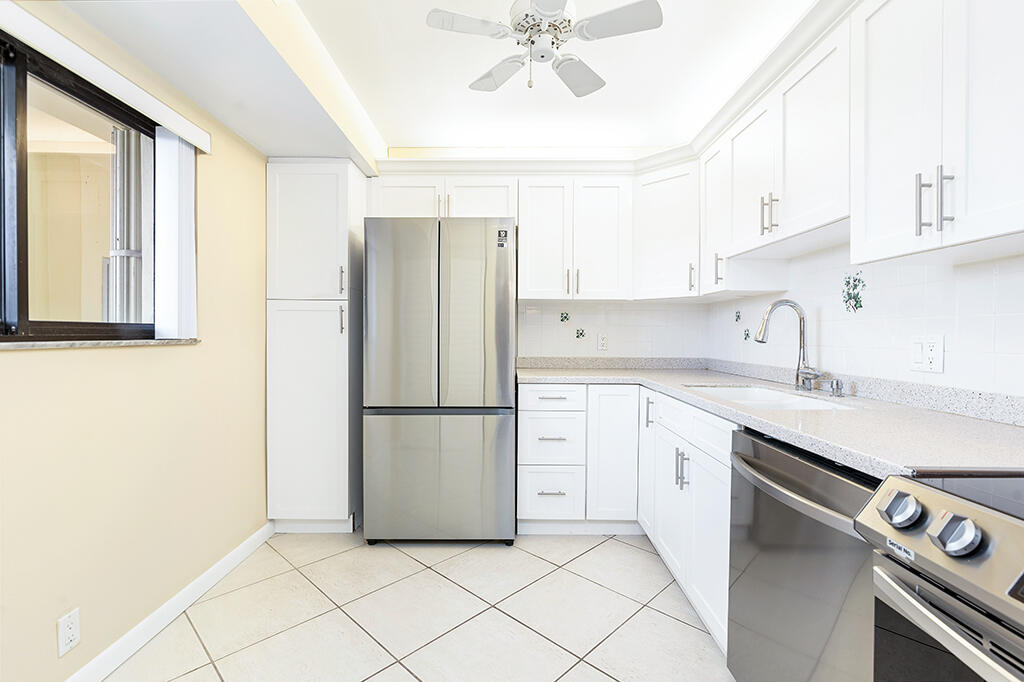 OCEAN TRAIL CONDO IV - Residential