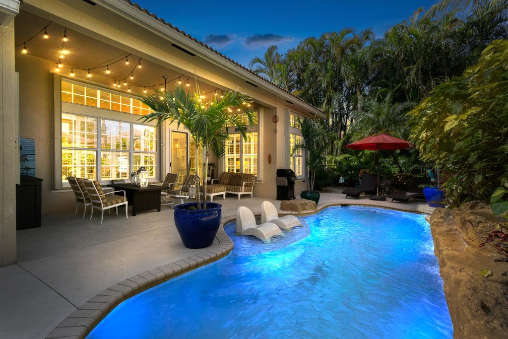 Photo of 117 Via Veracruz, Jupiter, FL 33458 (MLS # R10990131)