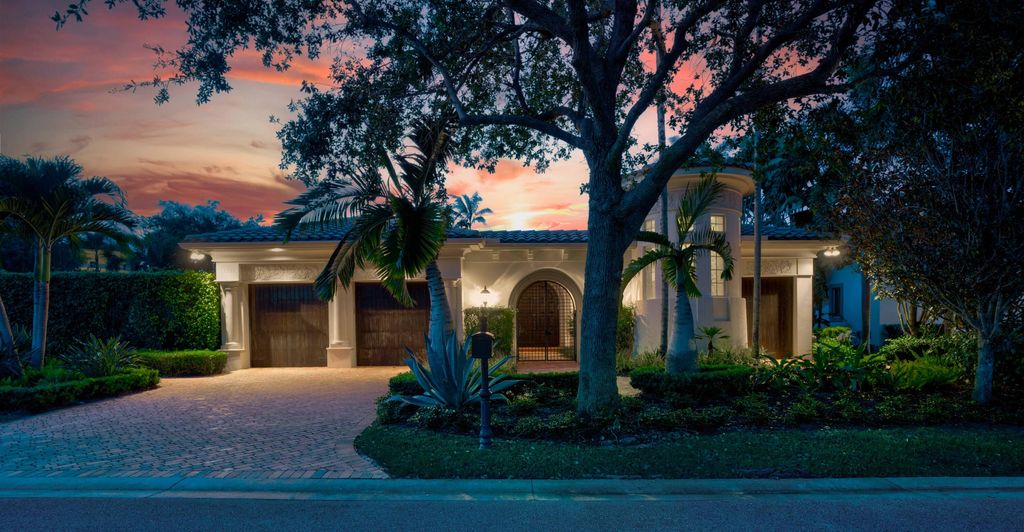 Photo of 11301 Caladium Lane, Palm Beach Gardens, FL 33418 (MLS # R11015913)