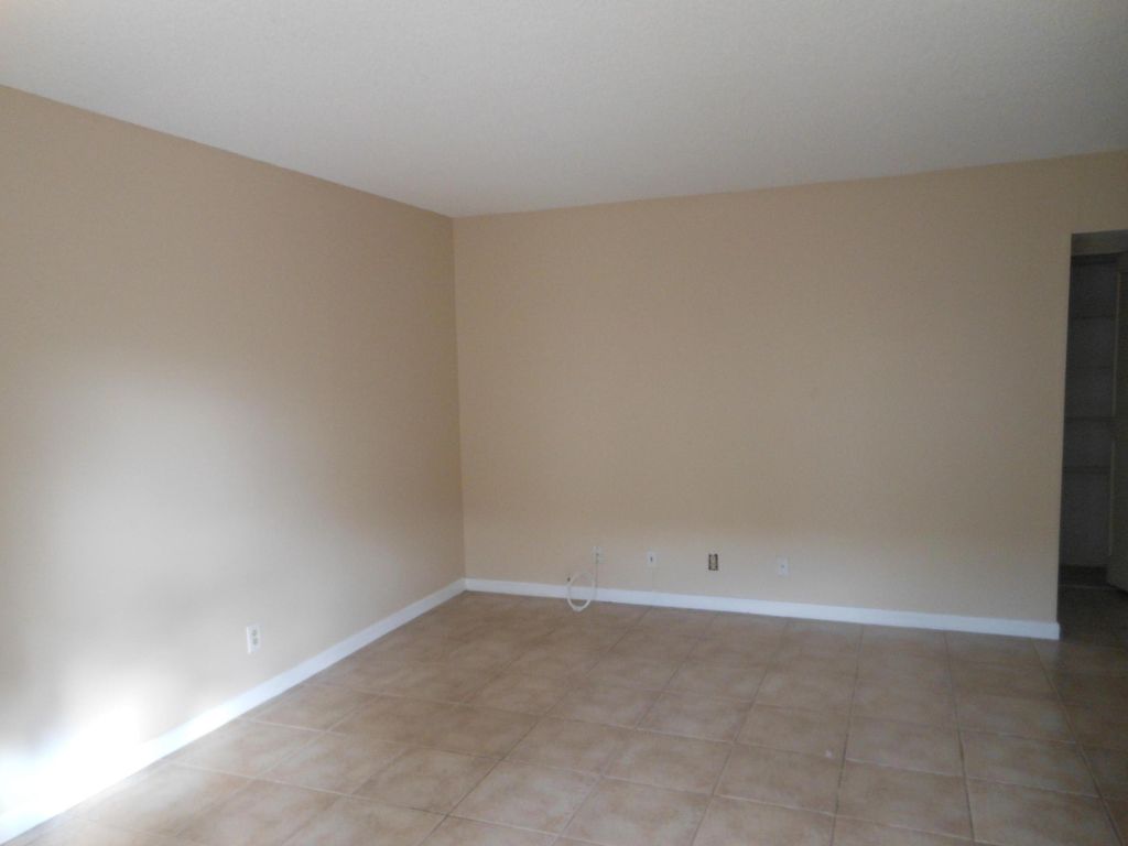 Photo of 205 NE 3rd Street NE #102, Boynton Beach, FL 33435 (MLS # B26022141)