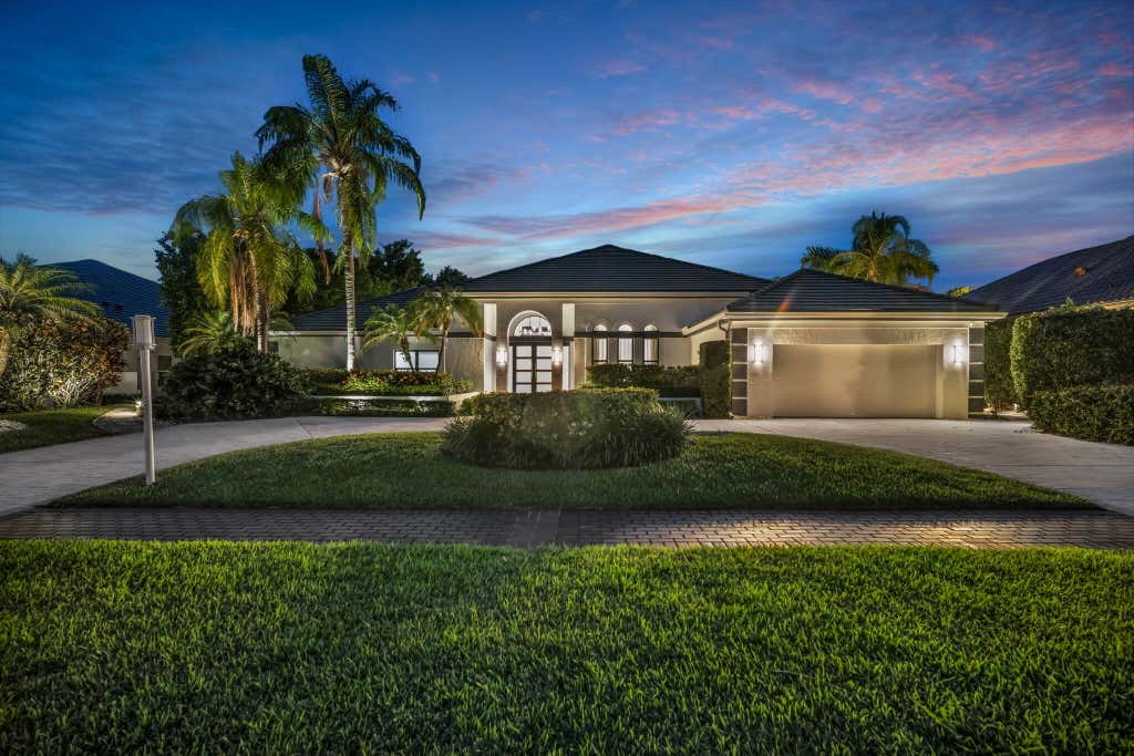Photo of 17288 NORTHWAY Circle, Boca Raton, FL 33496 (MLS # B26059266)