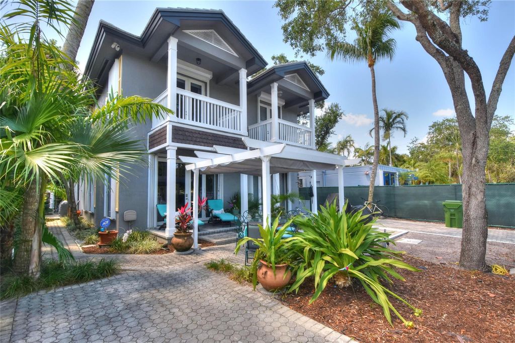 Photo of 1510 SE 1st St #1510, Fort Lauderdale, FL 33301 (MLS # F10435175)