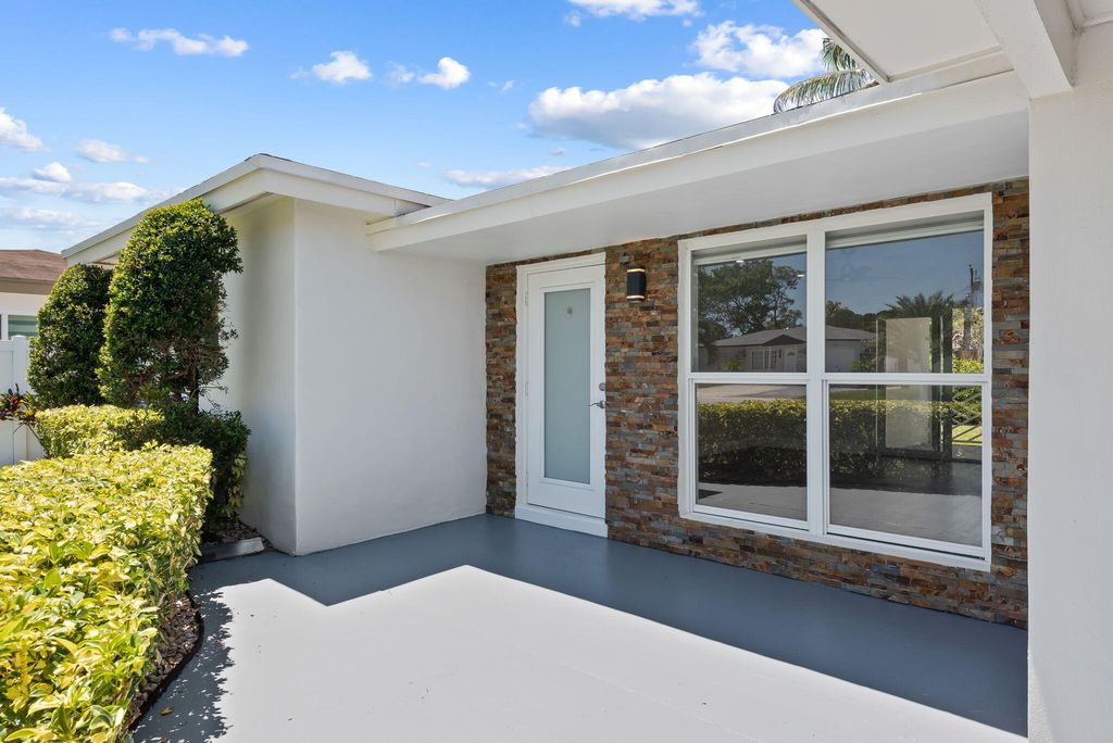 Photo of 4751 NE 2nd Avenue, Oakland Park, FL 33334 (MLS # B26021786)