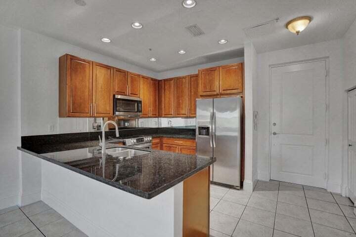 LATITUDE DELRAY - Residential Lease