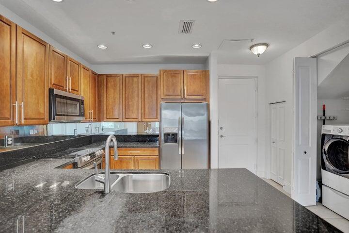 LATITUDE DELRAY - Residential Lease