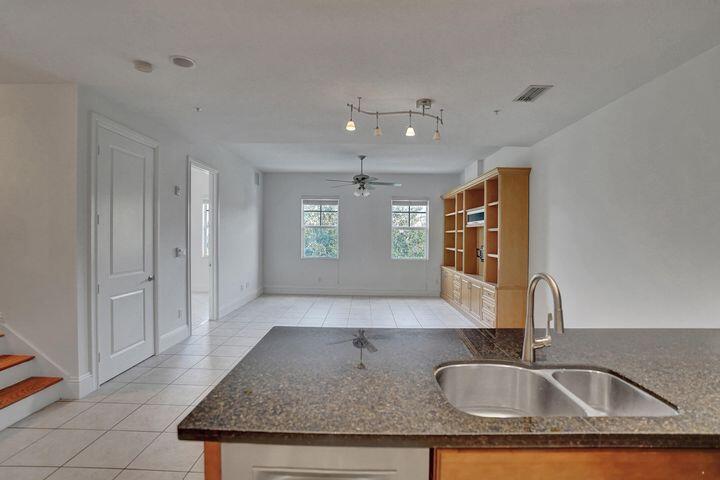 LATITUDE DELRAY - Residential Lease