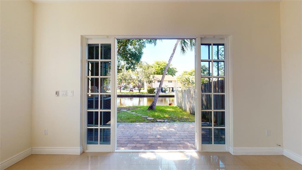 TROPICAL GARDENS AMENDED PLAT - Residential Lease