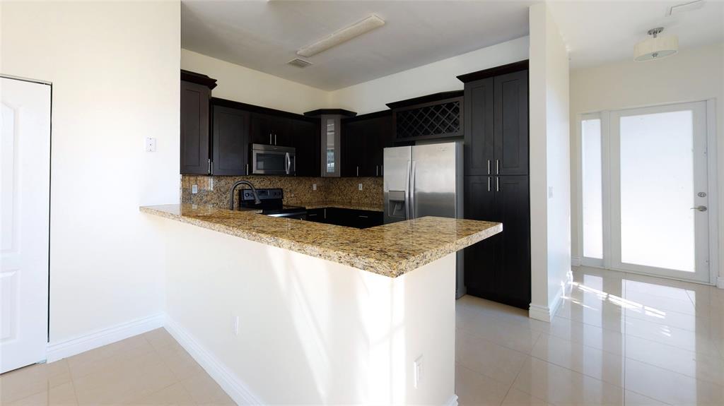 TROPICAL GARDENS AMENDED PLAT - Residential Lease