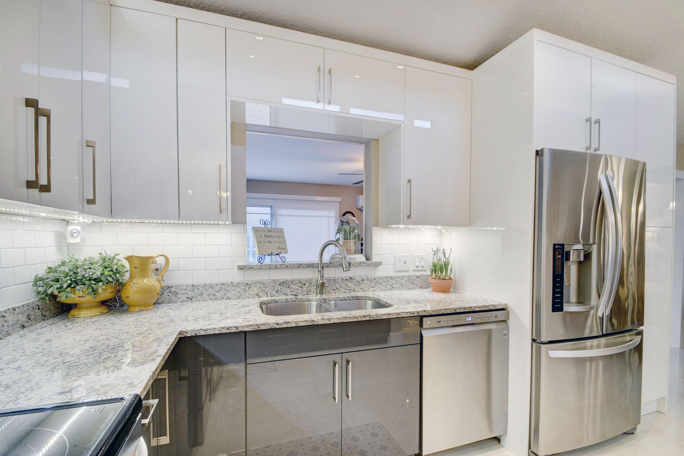 WOODSIDE - Residential