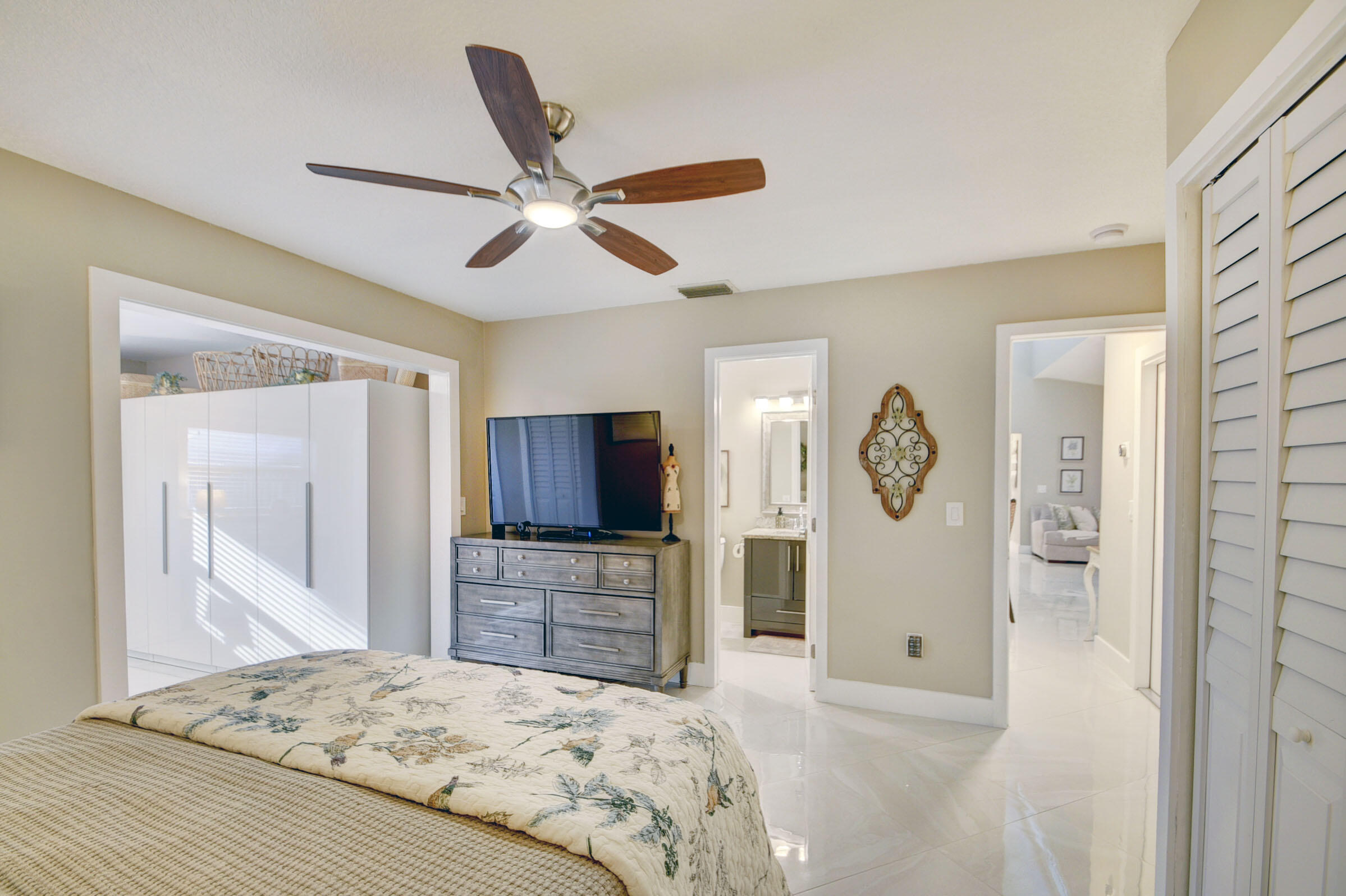 WOODSIDE - Residential