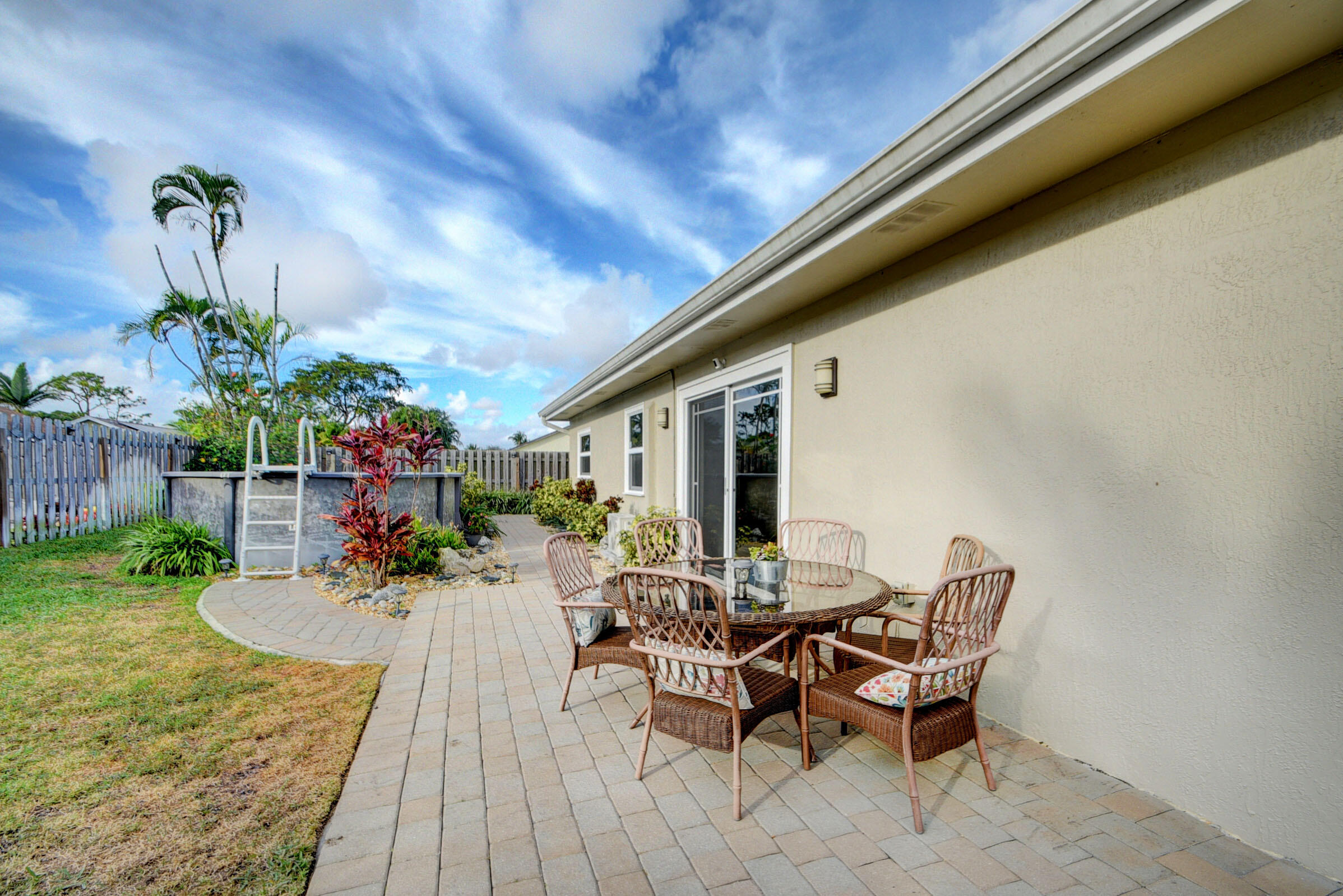 WOODSIDE - Residential