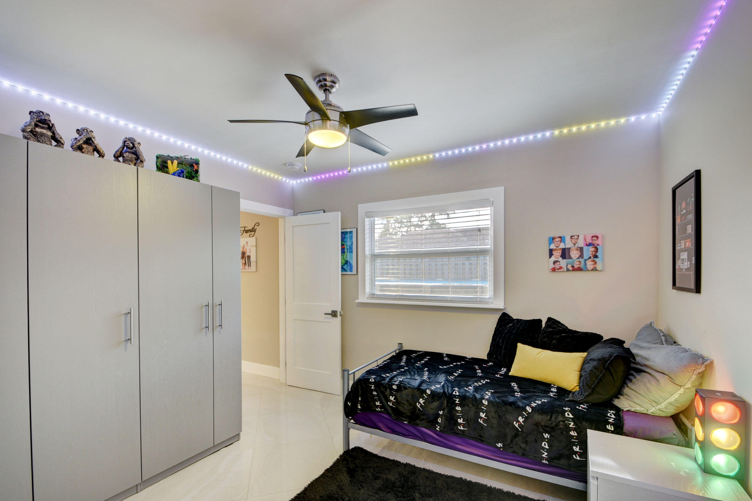 WOODSIDE - Residential