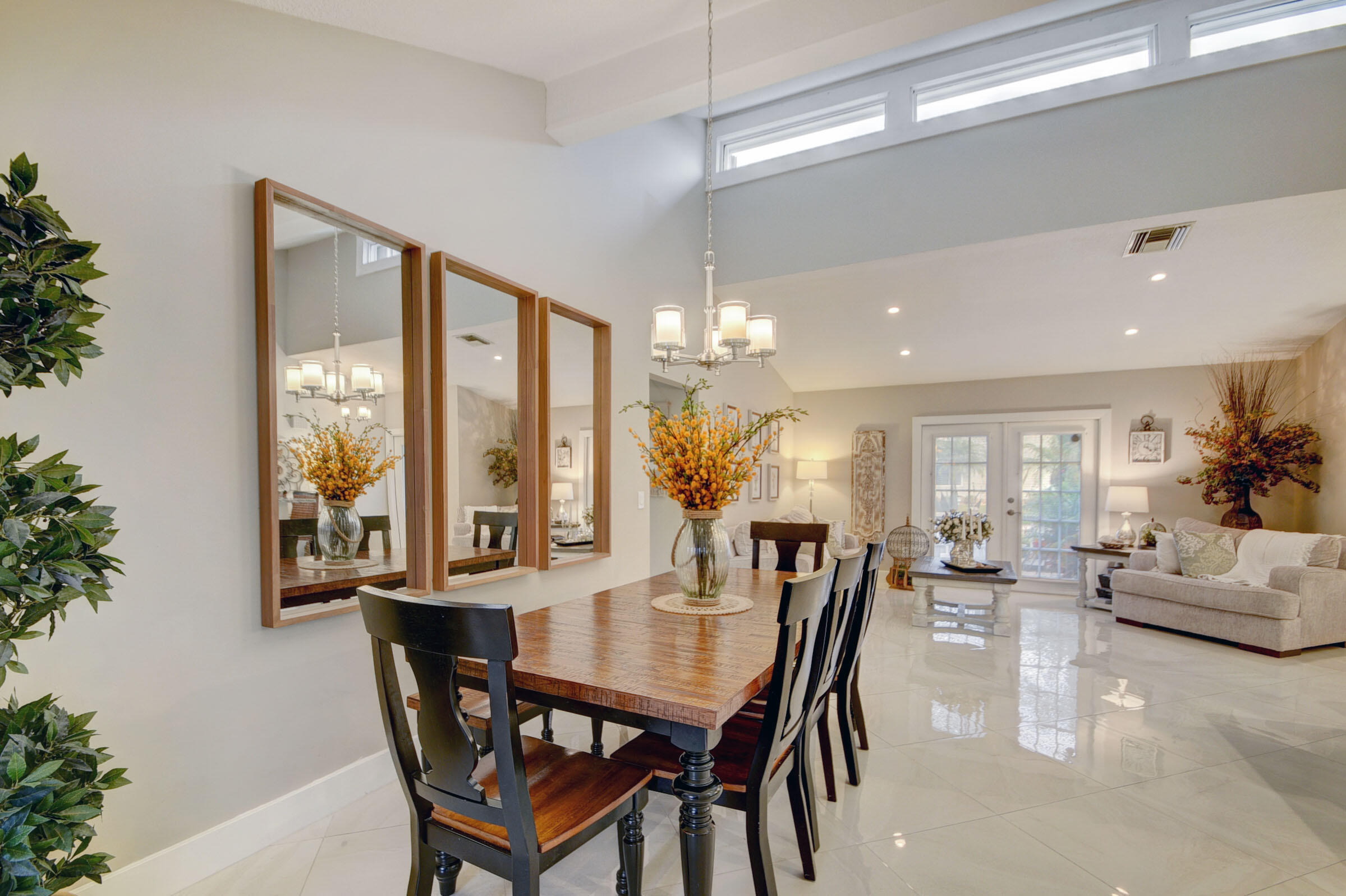 WOODSIDE - Residential