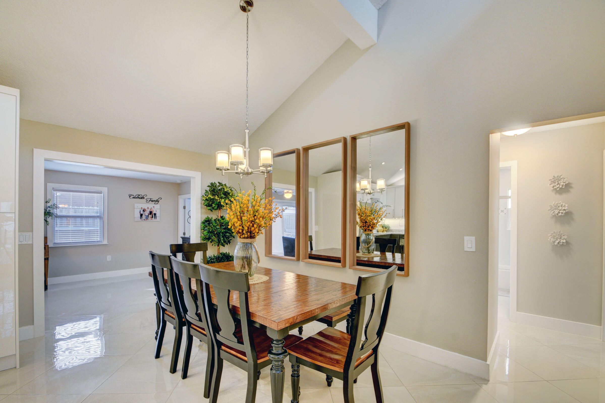 WOODSIDE - Residential