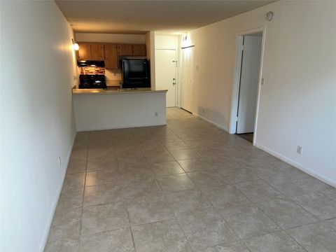 2771 Riverside Dr 117A Coral Springs FL 33065