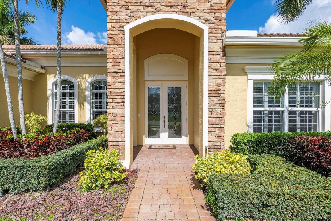 593 SE Tres Belle Circle