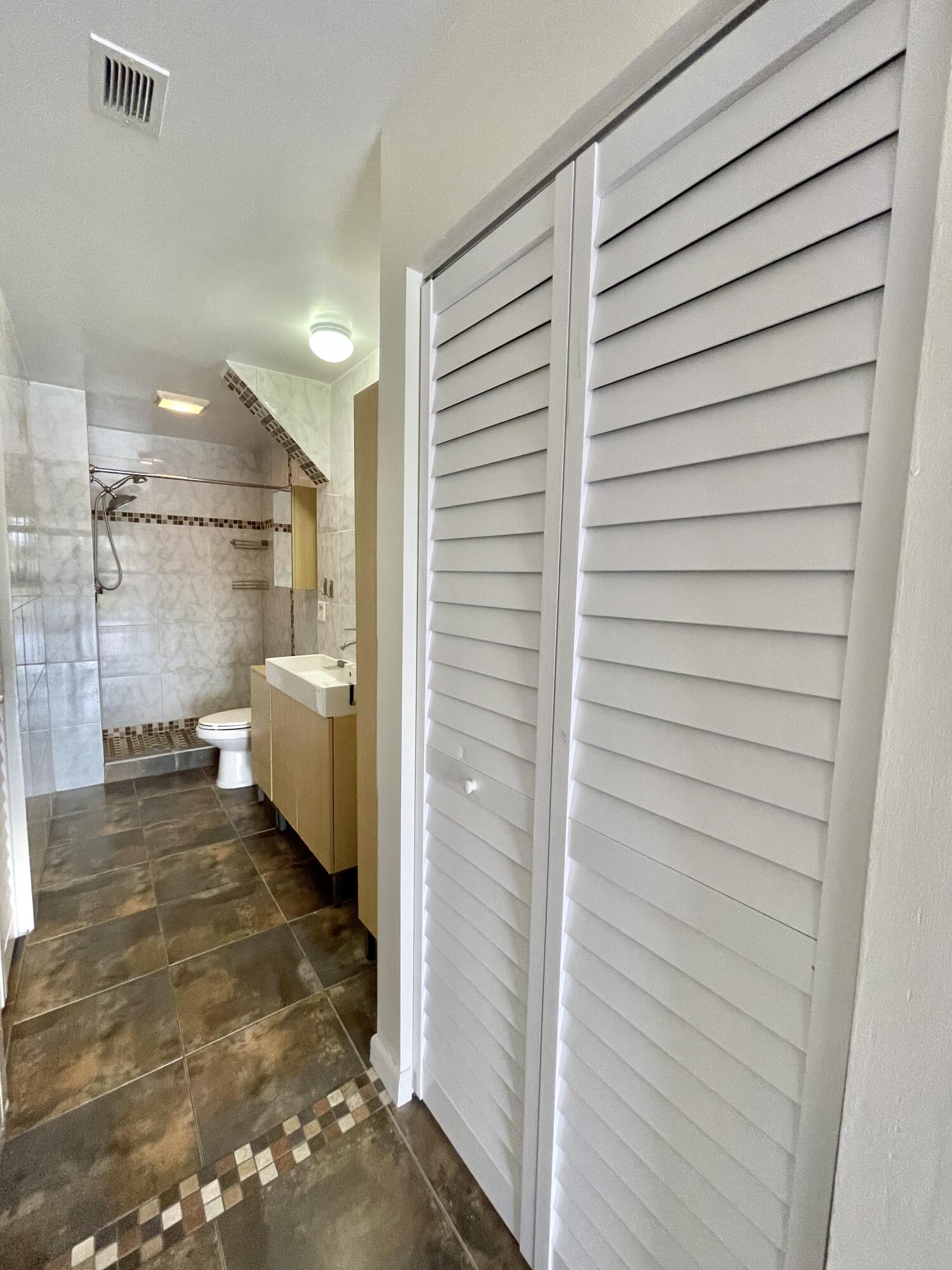 MEADOWRIDGE CONDO - Residential Lease