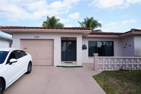 8601 NW 58th Pl, Tamarac, FL MLS: F10493598