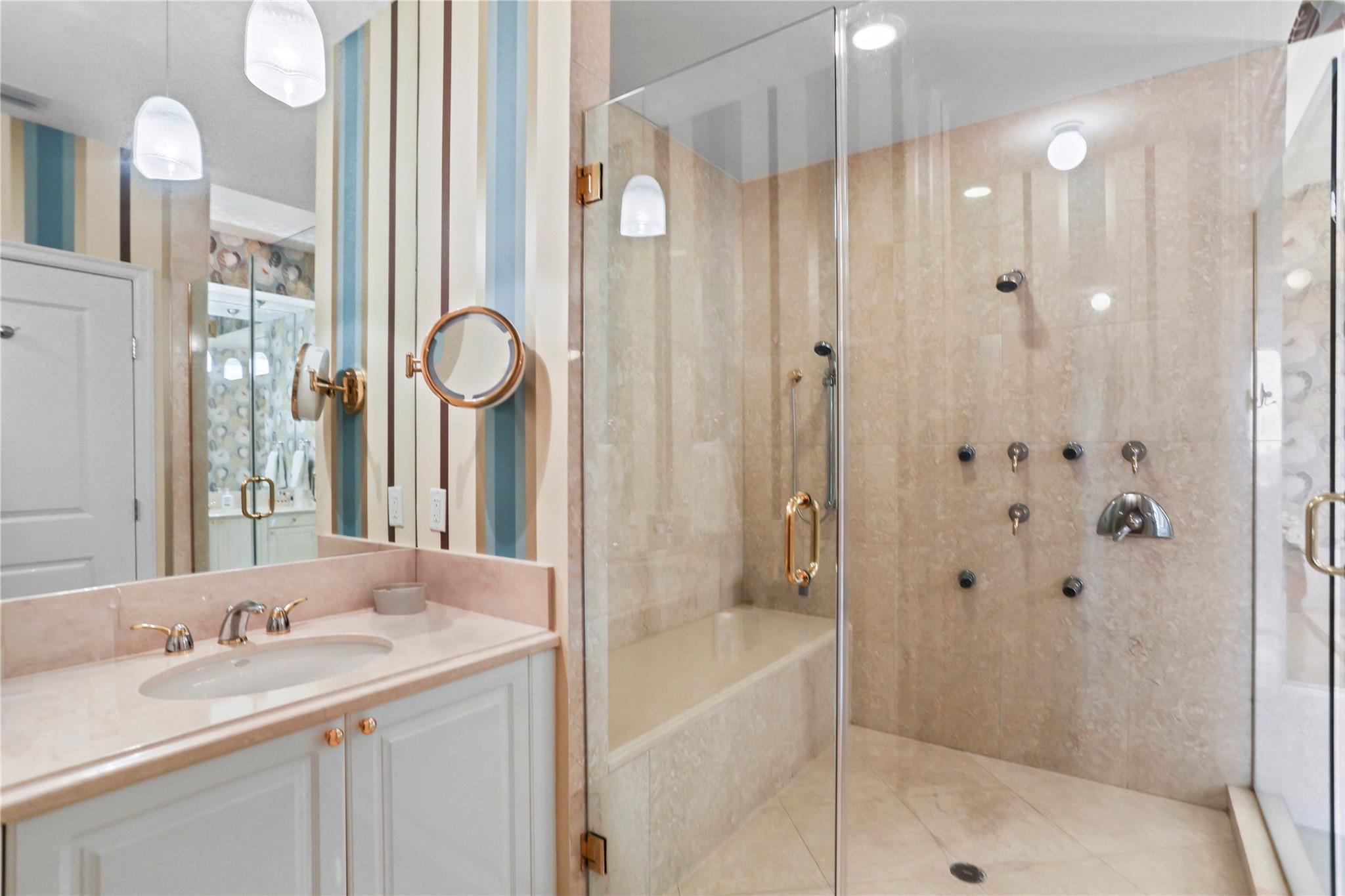 OCEAN GRANDE - Residential