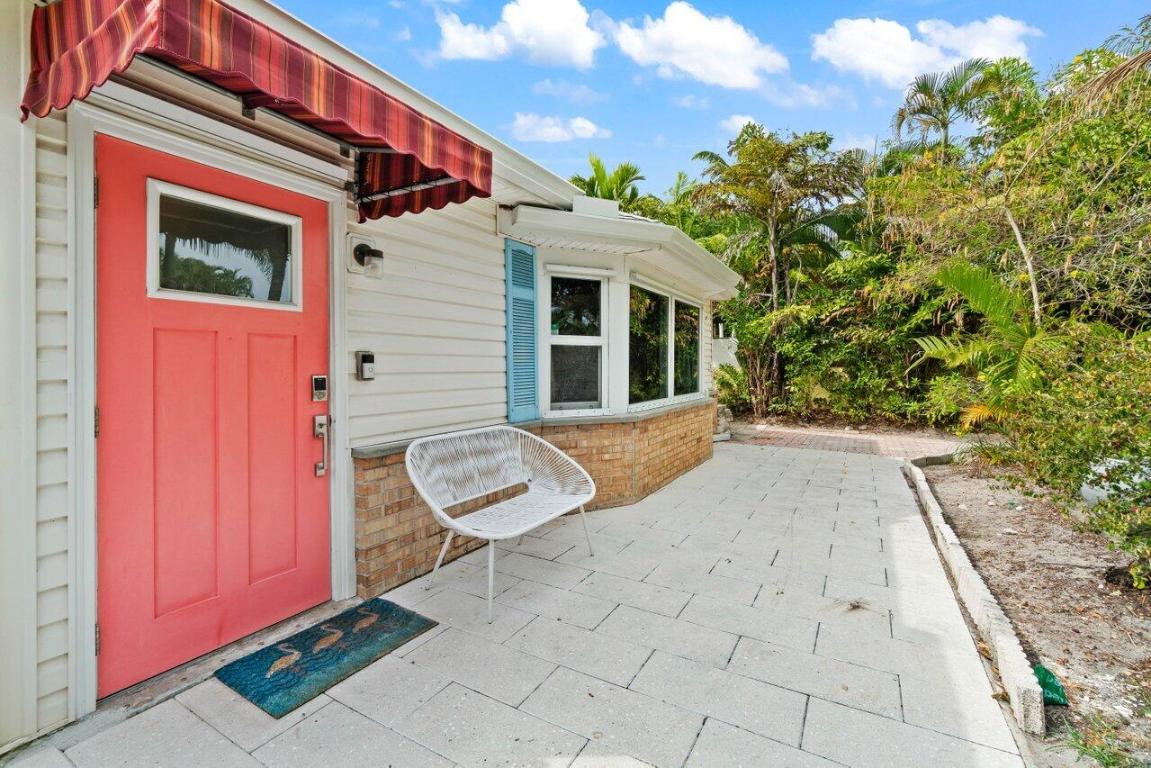 321 N Lakeside Drive