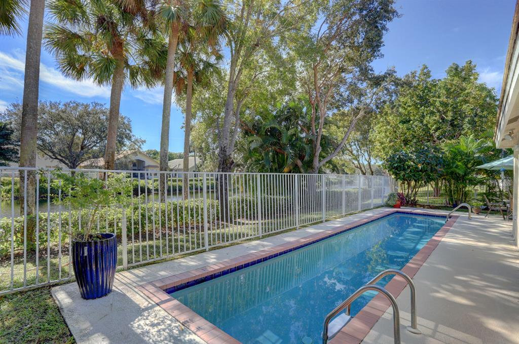 LAWRENCE LAKE ESTATES - Residential