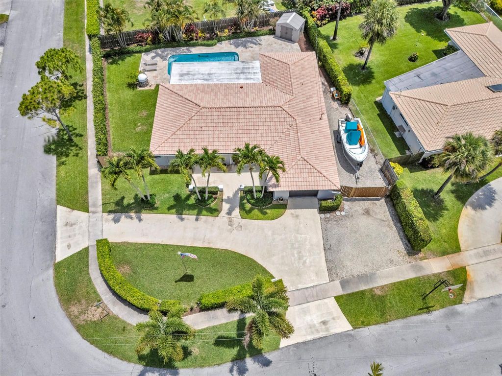 Photo of 960 SW 13th Place, Boca Raton, FL 33486 (MLS # F10504092)