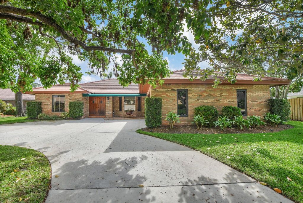 Photo of 21792 Mountain Sugar Lane, Boca Raton, FL 33433 (MLS # R10975092)