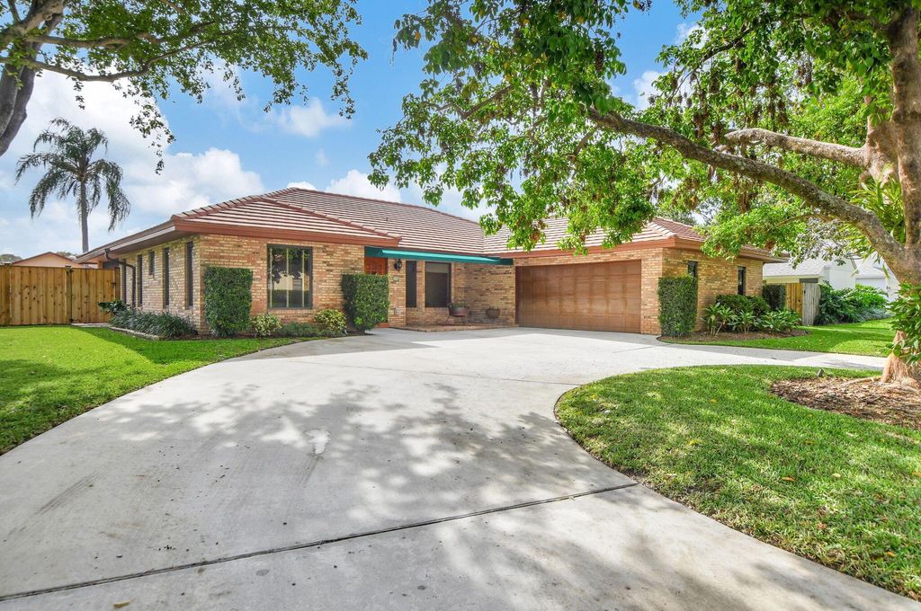 Photo of 21792 Mountain Sugar Lane, Boca Raton, FL 33433 (MLS # R10975092)