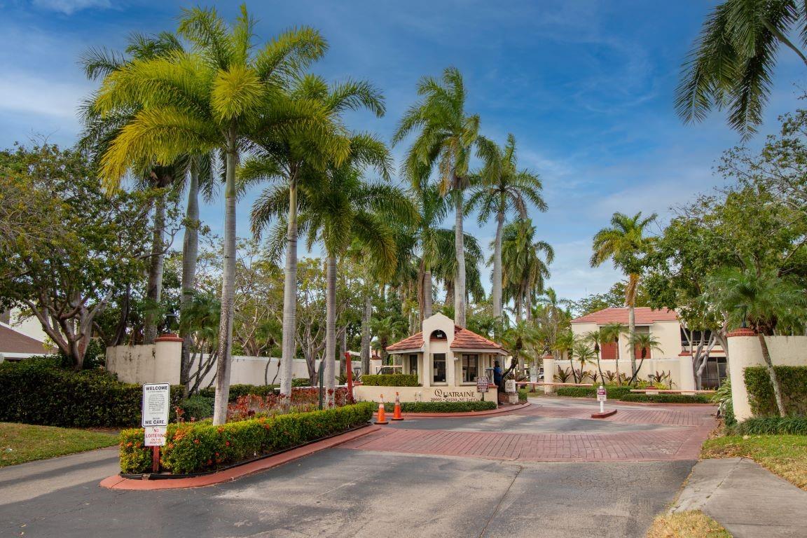 Don’t miss this great opportunity! This spacious 3-bedroom, 2-bathroom apartment offers the perfect blend of comfort and functionality. It features an in-unit washer and dryer, providing added convenience for everyday living. Located in a well-maintained community, this home is ideal for families or investors alike.