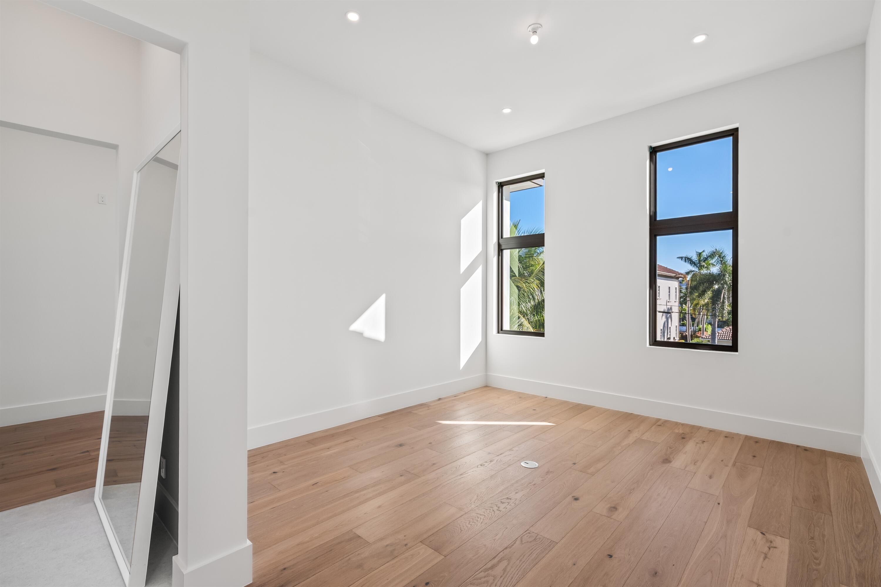 TROPIC ISLE - Residential