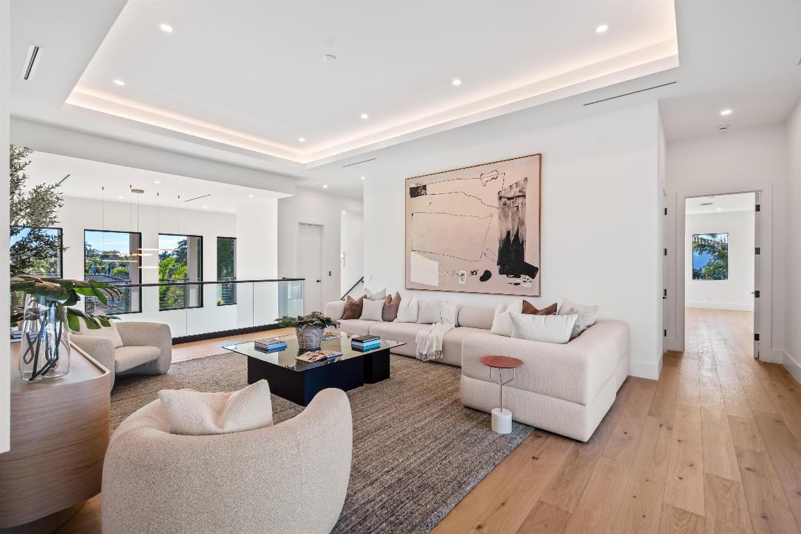 TROPIC ISLE - Residential