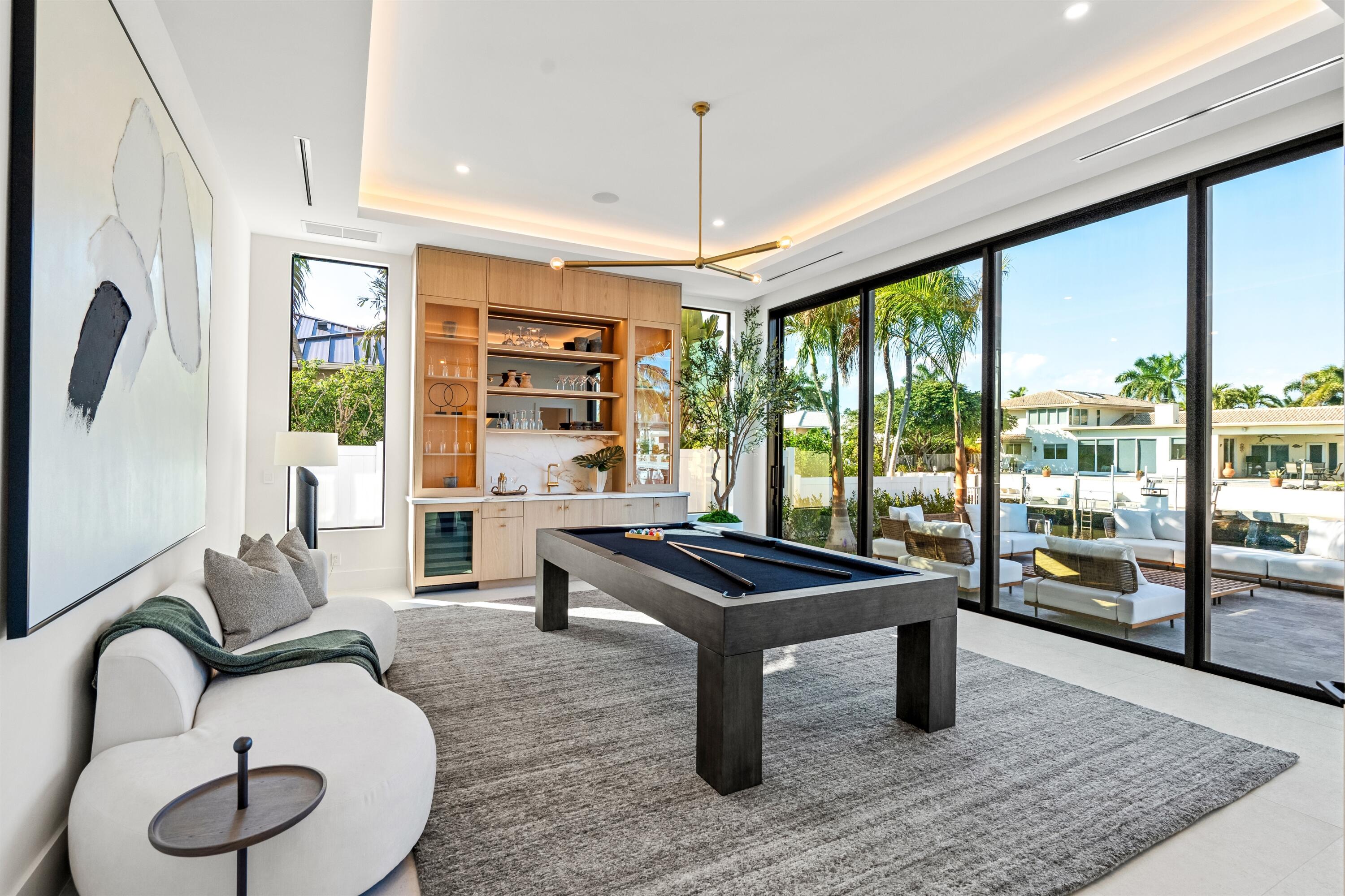 TROPIC ISLE - Residential