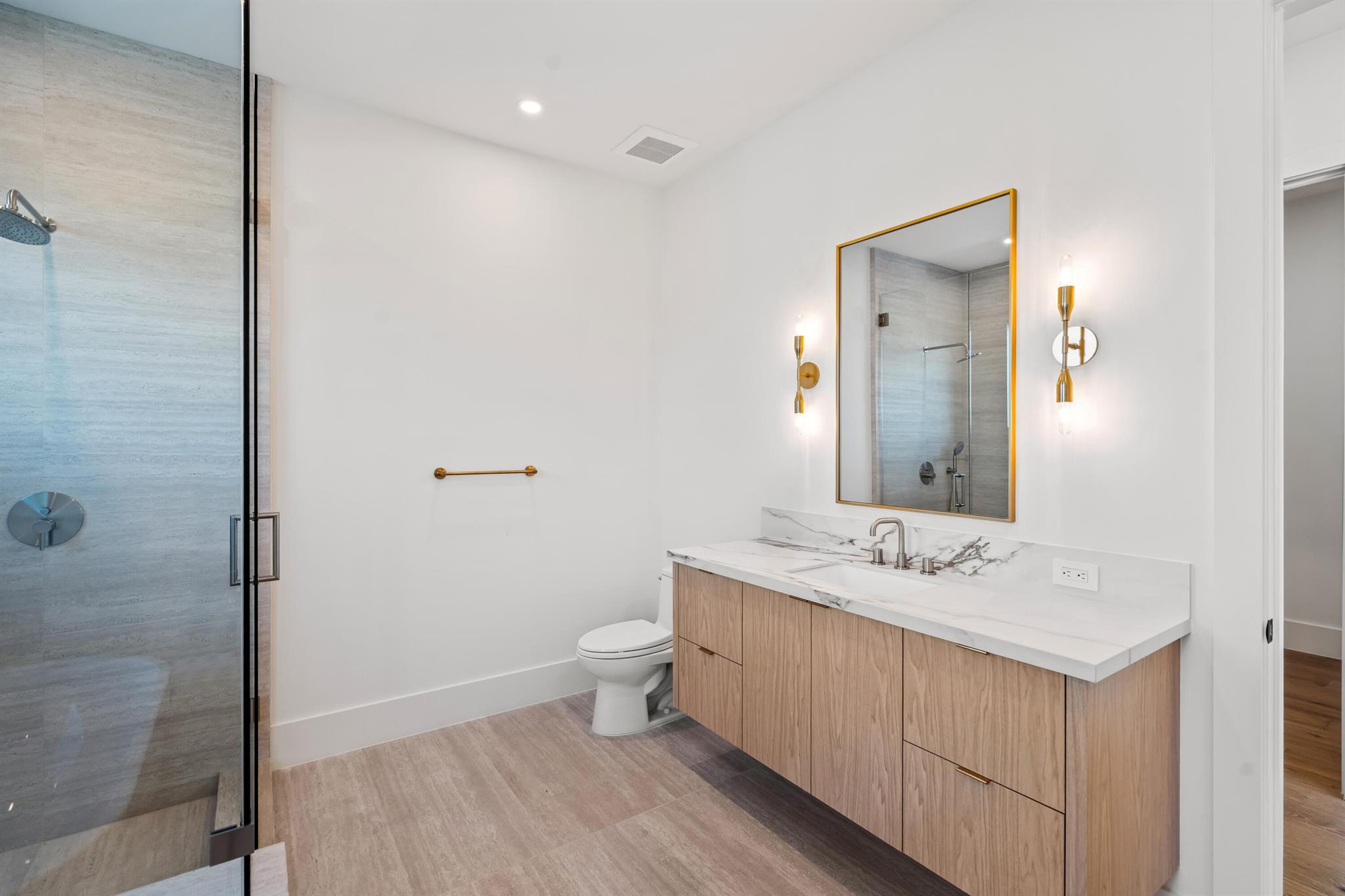 TROPIC ISLE - Residential